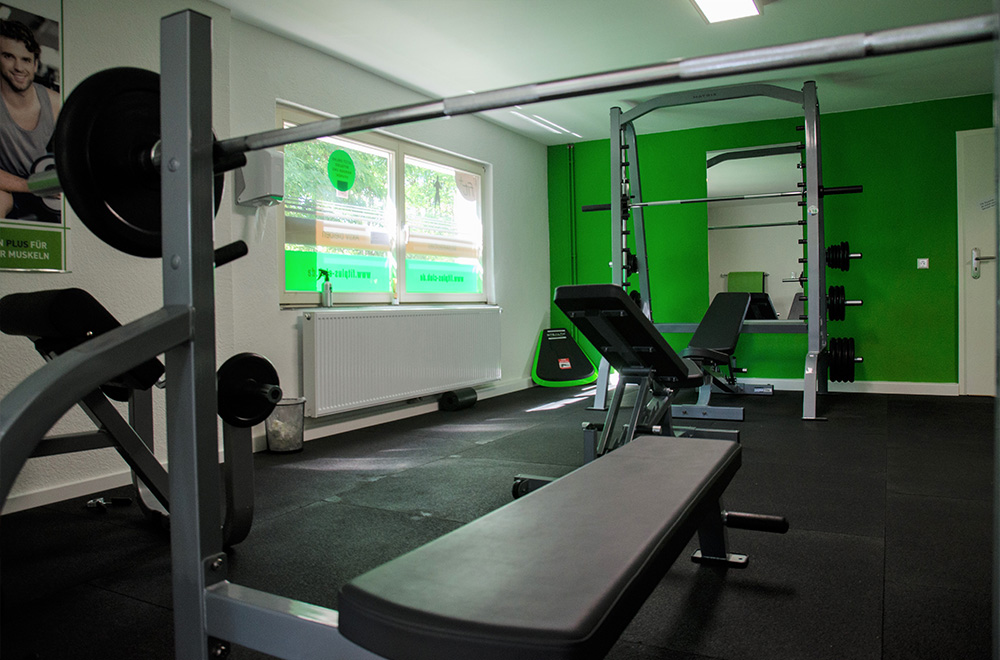 fitplus Brueck Freihantelbereich